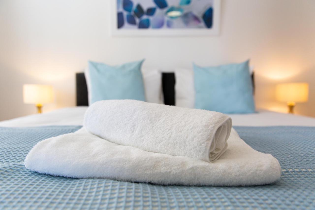 Velvet 1-Bedroom Apartment, Clockhouse, הודסדון מראה חיצוני תמונה