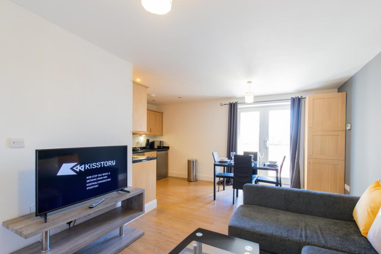 Velvet 1-Bedroom Apartment, Clockhouse, הודסדון מראה חיצוני תמונה