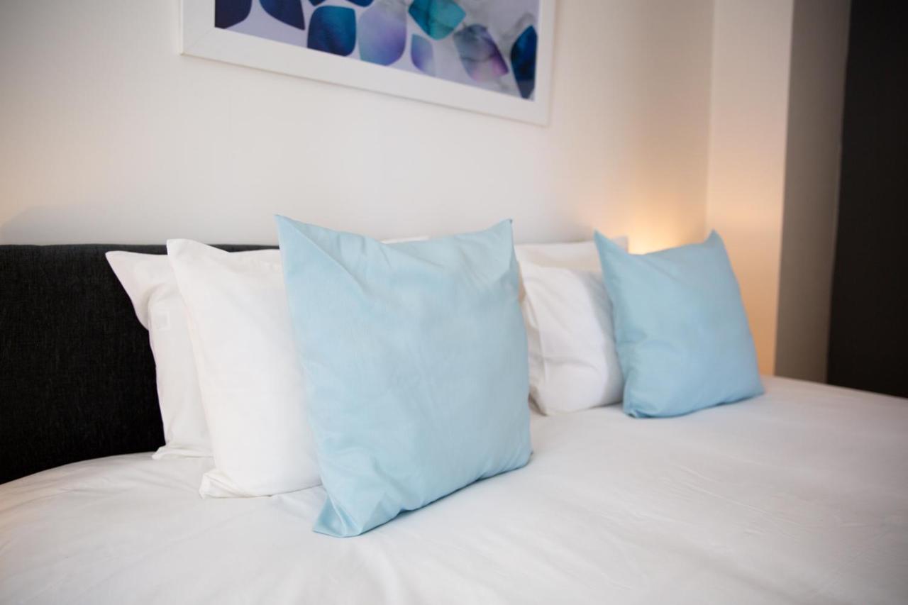 Velvet 1-Bedroom Apartment, Clockhouse, הודסדון מראה חיצוני תמונה
